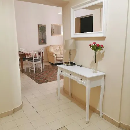Angela House Daire Marsala